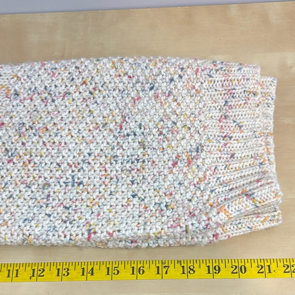 GAP Women's Cream Speckled Crew Neck Sweater - Picture 13 of 14